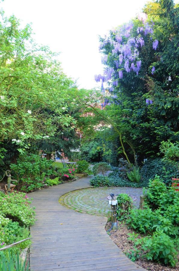 Gaestezimmer Mit Garten In Fischeln Krefeld Exterior foto